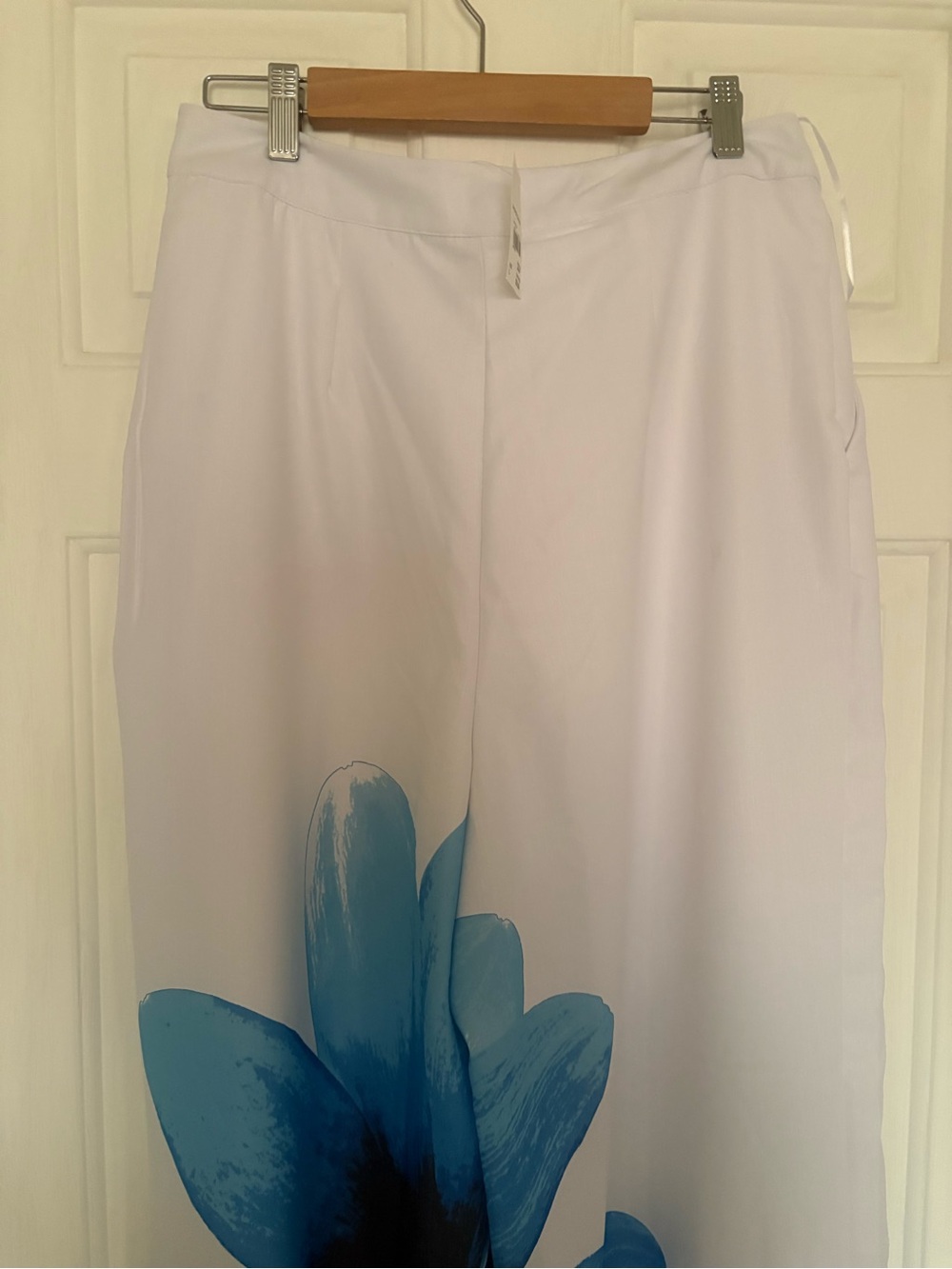 Cato White Cropped Pants with Blue Flower Accent